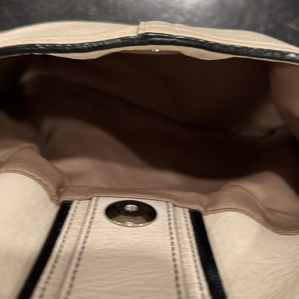 Coach Hamptons Cream Pebbled Leather Hobo Purse Shoulder Bag - Picture 12 of 14